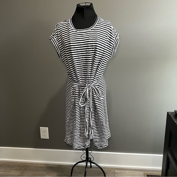 J Crew Short Sleeve Black and White Striped Cotton Dress with Tie Front Detail - Picture 1 of 6